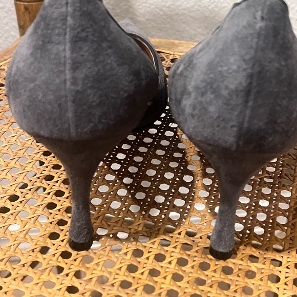 Manolo Blahnik Gray Suede Heels - Picture 6 of 9